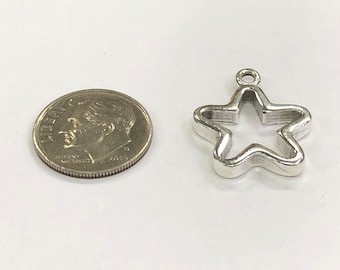 Sterling Silver star charm, perfect for many artistic creations!