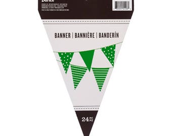 Pre-cut cardstock banners, green, 24 sheets.
