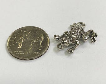 Sterling Silver Frog, perfect for many artistic creations!