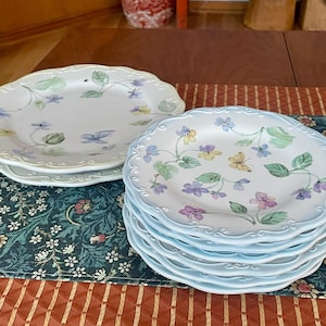 Set of 8 Pfaltzgraff &quot;Vienna Floral&quot; Plates with Flowers and Butterflies