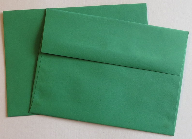 PE30 25 pc. Color Envelopes A7 60 lb. 5 1/4 x 7 1/4 13.34cm x 18.42cm Holiday Green