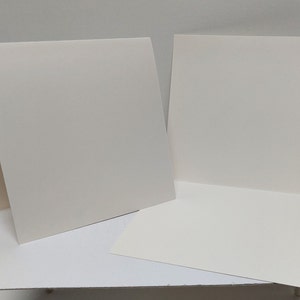 CRDMP 5,25 x 5,25- 50 cartes pré-pliées carrées 80 lb papier cartonné vanille