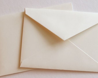 PPE40 Qty. 25 Paper rsvp Response Envelopes A1 70#V Flap 5 1/8 x 3 5/8 (13.02cm x 9.21cm) Vanilla