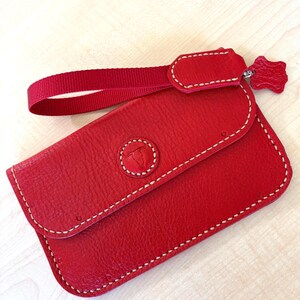 Cartera de mano de CUERO ROJO, HECHA A MANO en mi taller, billetera, porta pasaporte, Longhorn, bolso de mano, monedero. Cosida a mano. Hecha en EE. UU.