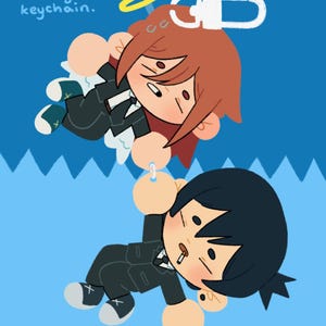 Puede incluir: Ilustración de dos personajes de dibujos animados, uno con cabello rojo y un halo, el otro con cabello negro, ambos con trajes negros. También está presente el texto "akiangel keychain" y "netizen". El fondo es azul.