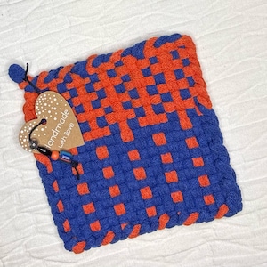 Go Gators! Handmade Woven Cotton Potholder: Farmhouse Kitchen Decor