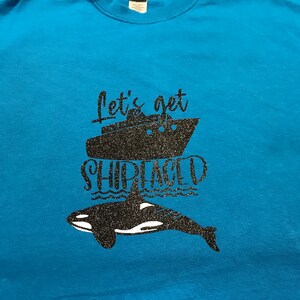 Sink the Rich Orca Tshirt Killerwal politisches Meme lustiges Tier Revolution Yacht Boating