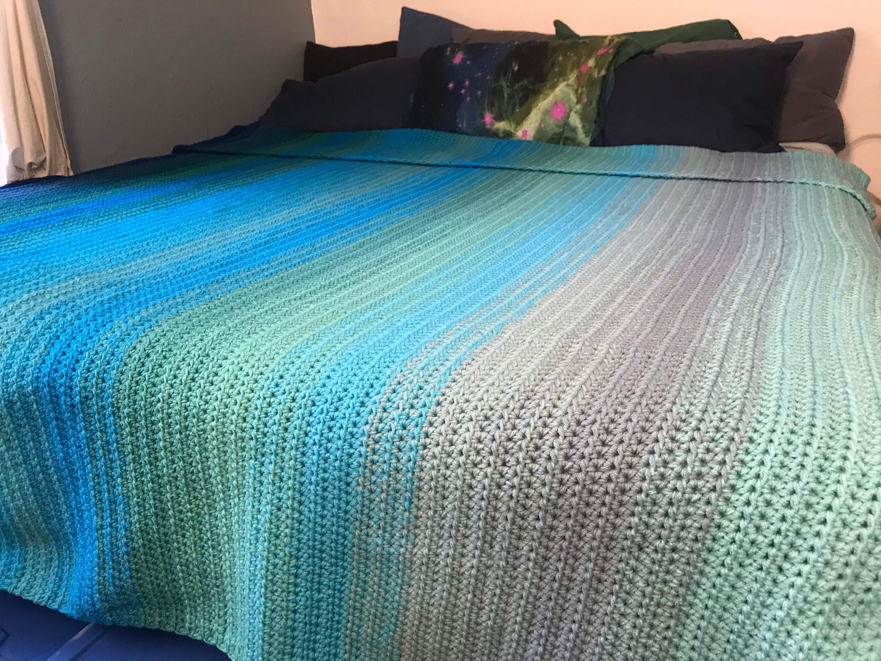 Teal Blue Green Large Knit Queen Size Throw Blanket Ombre Gradient