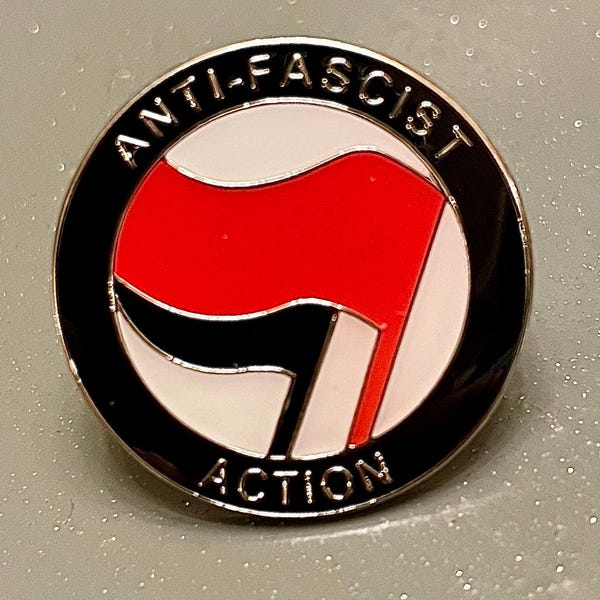 AntiFaschistische Aktion Emaille Pin Brosche aus Kundgebung
