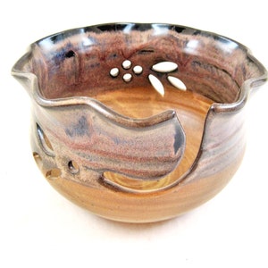 Pottery Yarn bowl, Ceramic knitting bowl, pottery gift to her, Christmas gift to knitter - In stock