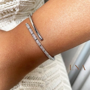 14k Sİlver Bracelet by LNASHOP, Thin Minimalist Bracelet, Dainty Clash Bracelet, Diamond Bangle Bracelet, Vintage Bracelet, Gift for Her
