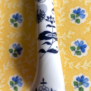 Vintage Cheese Server Knife Blade in Blue White Danube, Asian Blue Willow Scroll design charcuterie knife, French Country Table Utensils image 4