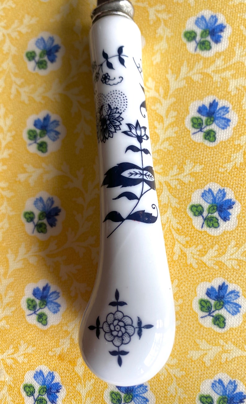 Vintage Cheese Server Knife Blade in Blue White Danube, Asian Blue Willow Scroll design charcuterie knife, French Country Table Utensils image 4