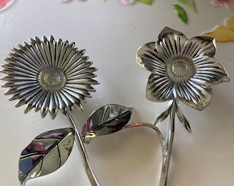TWOs company’s flower salt and pepper shakers~ Metal Silver Artsy Summer Patio Table Party decor