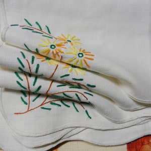 Vintage 9pc Napkin Set Needlepoint Cross Stitch Cloth Napkins Happy Yellow Daisy Breakfast Table Linens Country Kitchen Decor 14 square image 5