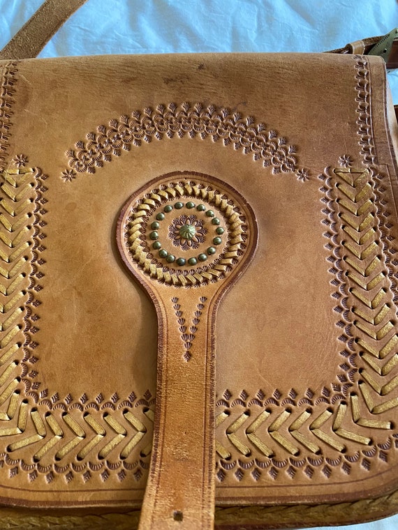 Vintage Hand Tooled Leather Purse~ ornate brass c… - image 9