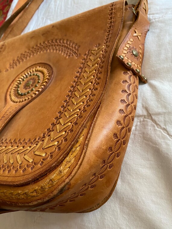 Vintage Hand Tooled Leather Purse~ ornate brass c… - image 3
