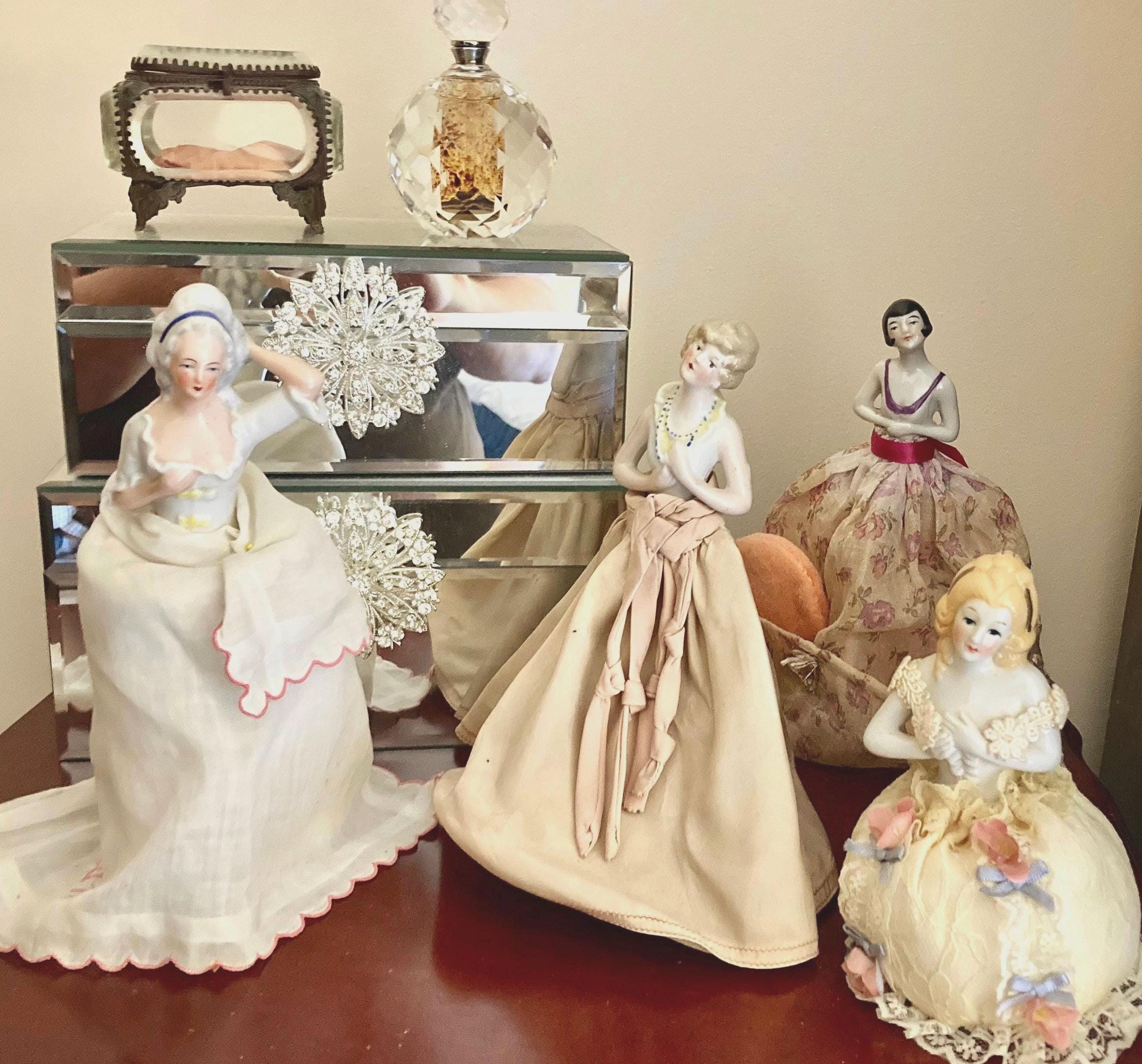 Beautiful Set of 4 1900- 1920s Victorian Antique Half Doll