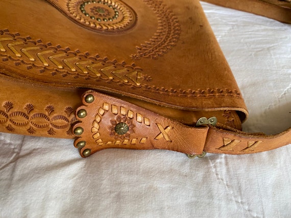 Vintage Hand Tooled Leather Purse~ ornate brass c… - image 5