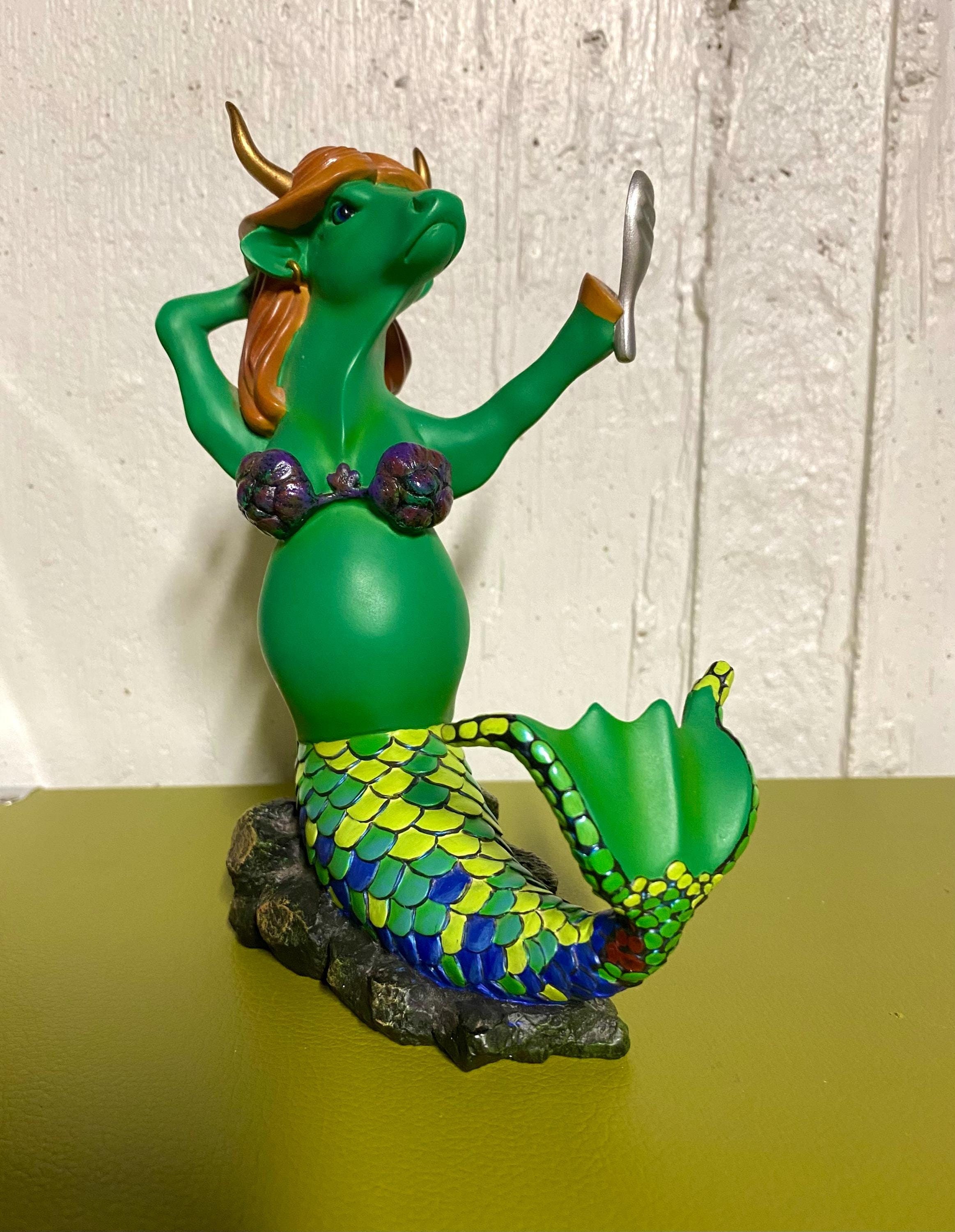 Vintage Westland Cow Parade Figurine~ Cow Parade~ Presenting Vintage Westland Cow Parade Figurine~ Cow Parade~ Presenting
