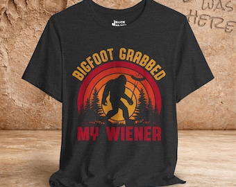 Lustiges Camping Kochen Shirt - Draußen Bigfoot Hot Dog Sasquatch T-Shirt