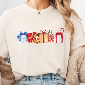 Comfort Colors®  MERRY CHRISTMAS Sweatshirt, Christmas Shirts, Family Christmas Hoodies, Christmas Sweatshirts for Women, Holiday Tee