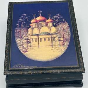Original Russian Fedoskino signed Laquer Box, Vintage lacquer jewelry box