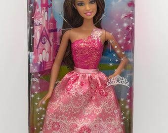 Barbie Princess Doll Pink Glitter Gown Tiara NRFB Mattel 2012