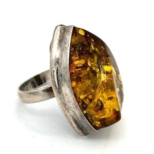 Womens Vintage Sterling Silver Ring with a Big Amber Stone