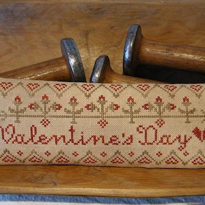 Primitive Cross Stitch Pinkeep Pattern - Endless Hearts
