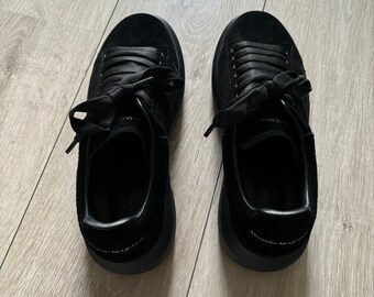 スニーカー ALEXANDER MCQUEEN BLACK CANVAS AND SUEDE SNEAKERS Mc queen white and fantastic black alexander mcqueen