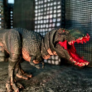 Figurka Vastatosaurus Rex – malowana ręcznie, inspirowana King Kongiem (2005)