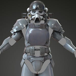 Puede incluir: Imagen de cuerpo entero de un traje blindado gris con casco y respirador. El traje tiene hombreras, protección pectoral y protección para las piernas. El casco es gris oscuro con respirador blanco y detalles amarillos. El traje está diseñado para protección.