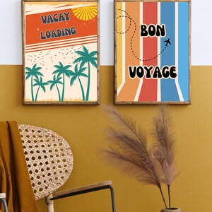 Conjunto de láminas de viajes de verano retro: arte mural vintage de los años 70 para imprimir, pósteres con frases para amantes del verano y los viajes, decoración digital bohemia.