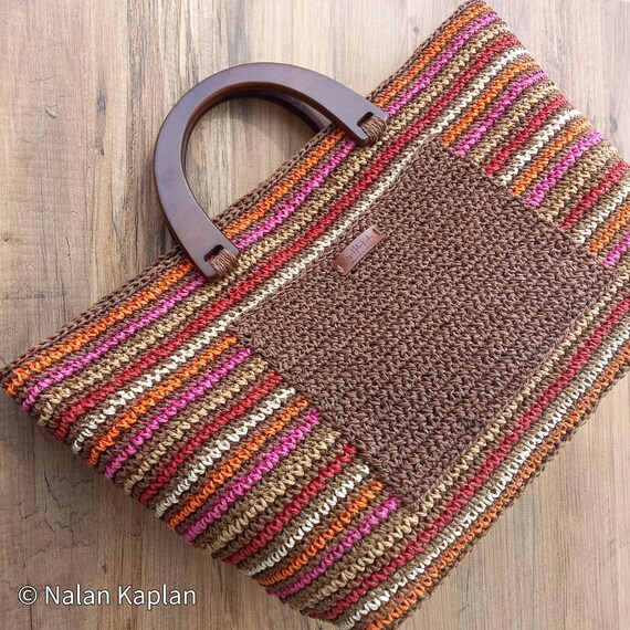 Crochet Striped Paper Yarn Tote Bag: Boho Wooden Handle  display picture 3