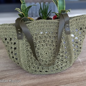 Borsa casual lavorata a maglia, borsa all'uncinetto, borsa color cammello, borsa da spiaggia fatta a mano, regalo per gli amici, borsa in filato di carta, borsa casual lavorata a maglia