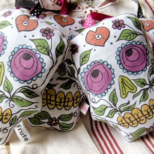 Skull Lavender bag, candyskull lavender sachet, aromatic scented bag, organic dried lavender, day of the dead, sugar skull home decor