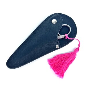 Étui à ciseaux à broder noir, support pour ciseaux en cuir, petit étui pour ciseaux, cuir véritable, porte-ciseaux, étui pour ciseaux en cuir.
