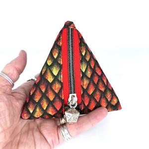 Dnd dice bag, D4 triangle pouch, D20 zipper carrier, organic dragon scale fabric, Role Play games, dice goblin gift. Gift for dnd player.