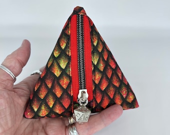 D4 triangle pouch Dice Bag D20 zipper carrier, organic cotton dragon scale fabric, Role Play games, dice goblin gift