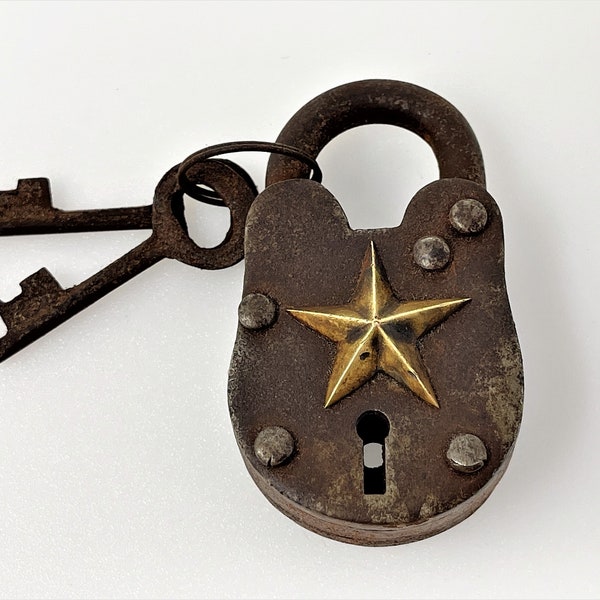 Antique Style Rustic Cast Iron Old West Western Star Gate Lock Padlock w/ Working Keys