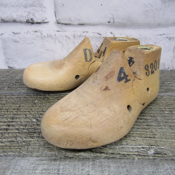 Children's Infants Size 4D Style 3209 Hinged Wood Wooden 1 Pair Shoe Lasts Molds Cobbler