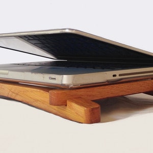 Atriles y bases para portátiles