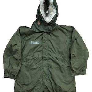 ジャケット・アウター M-65 Fishtail Over-Dyed with Hood Black UNDEFEATED x ALPHA INDUSTRIES M-65 FISHTAIL PARKA JACKET