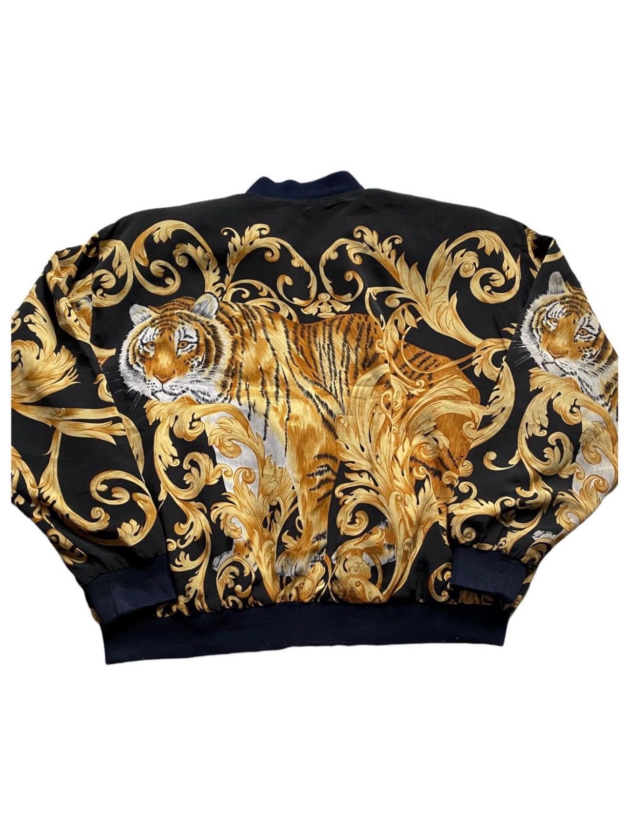イ*君様 ベルサーチ　VERSACE　虎柄　ブラック ジャンバー il_fullxfull.6753235114_73m7.jpg
