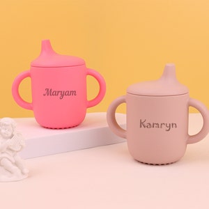Copo de silicone com canudo e nome personalizado para bebês, copo infantil em formato de cogumelo com canudo, copo de treinamento infantil personalizado e gravado, antiderramamento - 145 ml