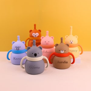 Copo de silicone com canudo e nome personalizado para bebês, copo infantil em formato de cogumelo com canudo, copo de treinamento infantil personalizado e gravado, antiderramamento - 7 onças