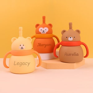 Copo de silicone com canudo e nome personalizado para bebês, copo infantil em formato de cogumelo com canudo, copo de treinamento infantil personalizado e gravado, antiderramamento - 7 onças