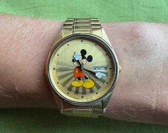 Seiko 5H23-8A09 Vintage 80's Men's Mickey Mouse Gold Tone Watch