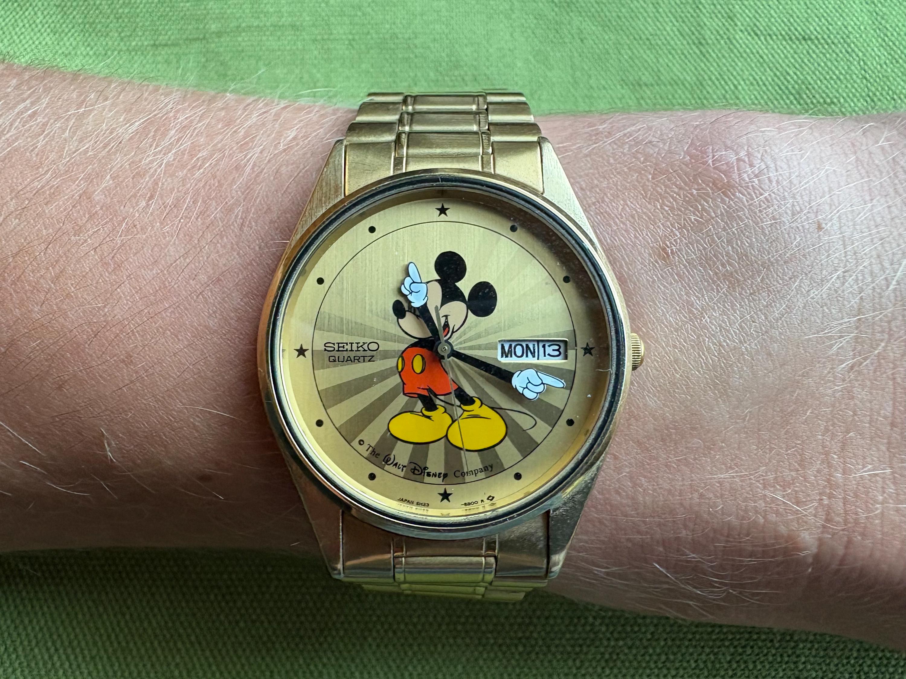 Seiko 5H23-8A09 Vintage 80's Men's Mickey Mouse Gold Tone Watch